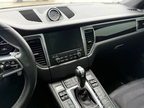 Used 2017 Porsche Macan S image 21