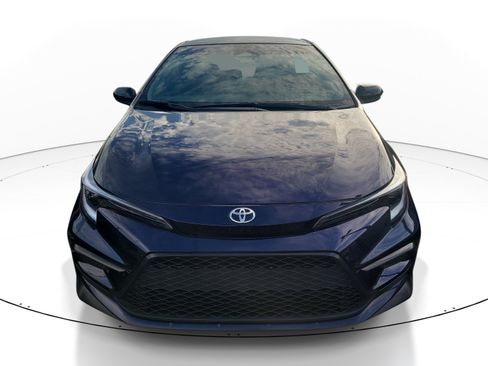 Used 2026 Toyota Corolla SE FWD image 2