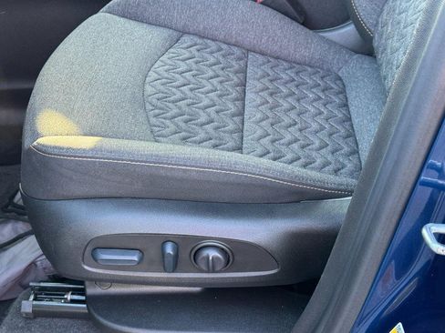 Used 2022 Chevrolet Equinox LT image 24