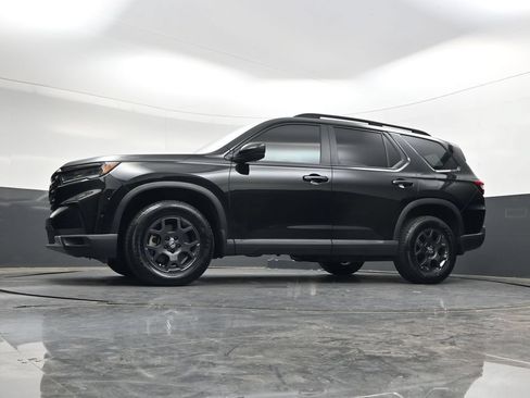 Certified 2023 Honda Pilot TrailSport image 34