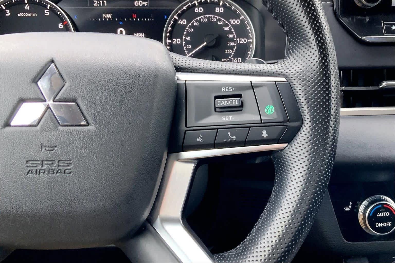 Used 2024 Mitsubishi Outlander SE AWD/4WD image 24