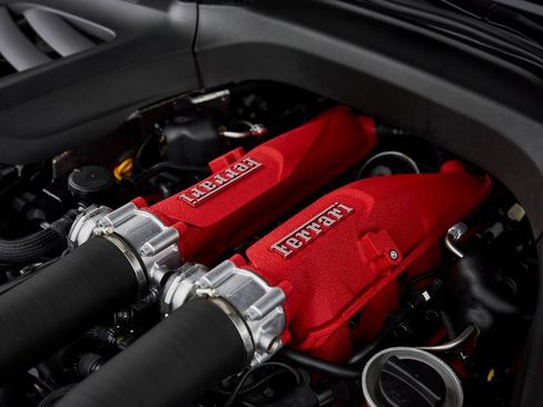 Used 2020 Ferrari GTC4Lusso T image 19