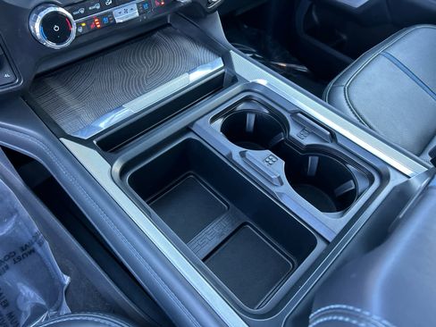 Certified 2025 Ford F350 Platinum image 40