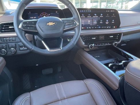 Used 2025 Chevrolet Tahoe High Country w/ LPO, Illumination Package image 9