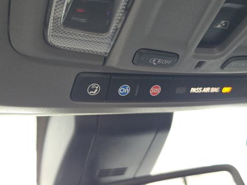 Used 2022 GMC Sierra 2500 SLT w/ SLT Premium Package image 32