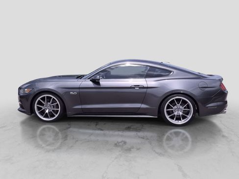 Used 2016 Ford Mustang GT RWD image 5