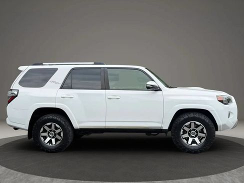 Used 2017 Toyota 4Runner TRD Off-Road Premium AWD/4WD image 8