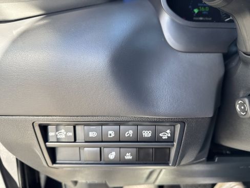 Used 2024 Toyota Tundra Platinum image 18