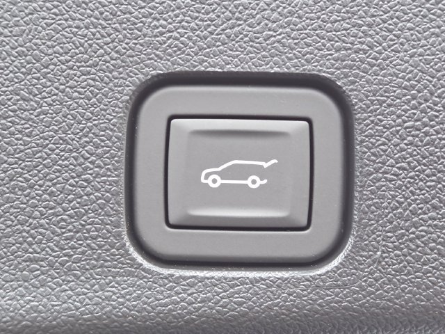 New 2027 Chevrolet Traverse RS w/ LPO, Floor Liner Package AWD/4WD image 22
