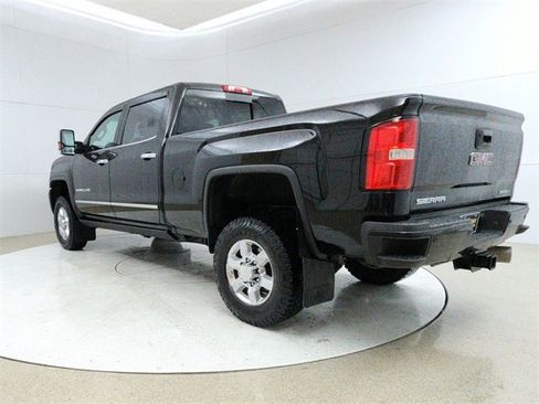 Used 2019 GMC Sierra 3500 Denali image 5