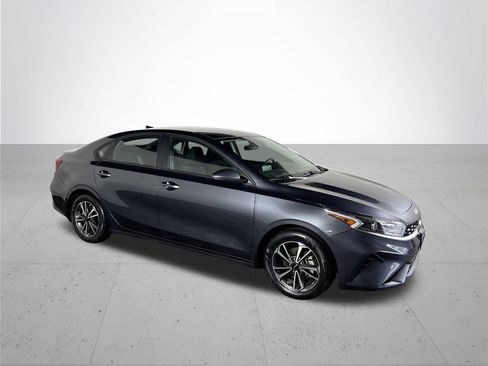 Certified 2023 Kia Forte LXS FWD image 5