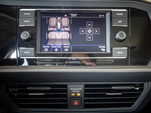 Used 2024 Volkswagen Jetta SE w/ Panoramic Sunroof Package FWD image 44