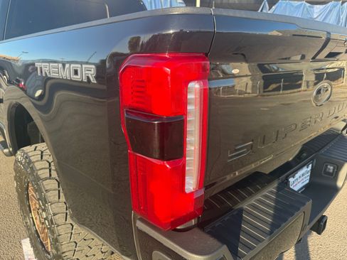 Used 2024 Ford F250 Lariat w/ Lariat Ultimate Package AWD/4WD image 27