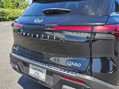 Used 2023 INFINITI QX60 Sensory w/ Vision Package AWD/4WD image 18
