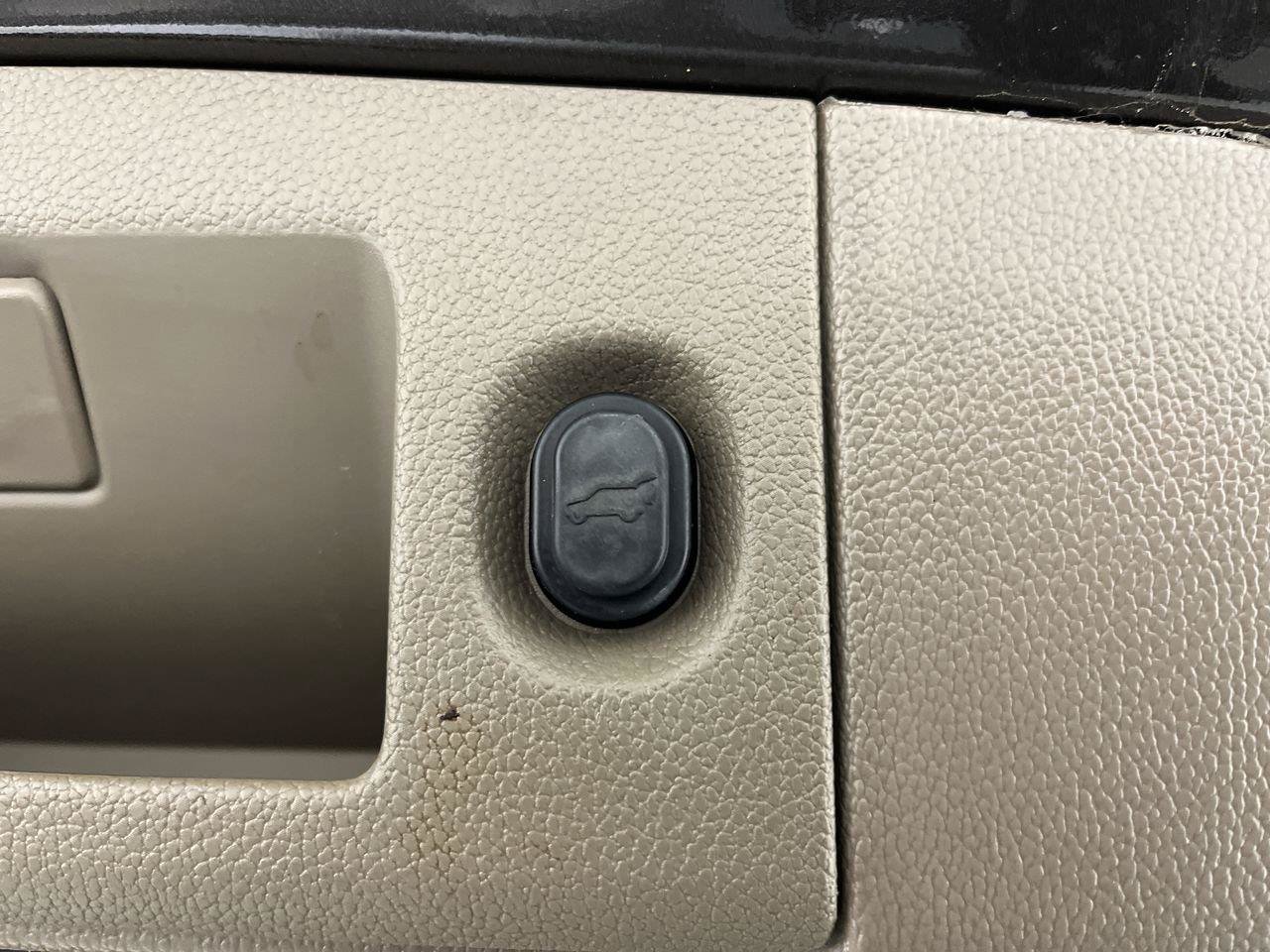 Used 2019 GMC Yukon SLT w/ HD Trailering Package AWD/4WD image 34