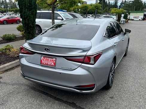 Used 2024 Lexus ES 300h w/ Premium Package FWD image 7