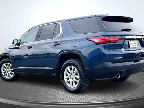 Used 2022 Chevrolet Traverse LS image 4