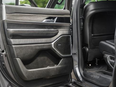 Used 2022 Jeep Wagoneer Series III image 41