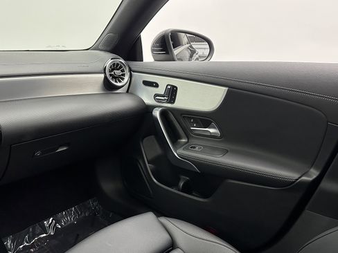 Used 2025 Mercedes-Benz CLA 250 4MATIC image 27