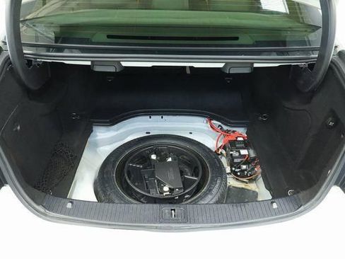 Used 2015 Mercedes-Benz E 350 Sedan image 32