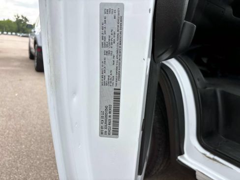 Used 2025 RAM ProMaster 2500 w/ Convenience Group FWD image 27
