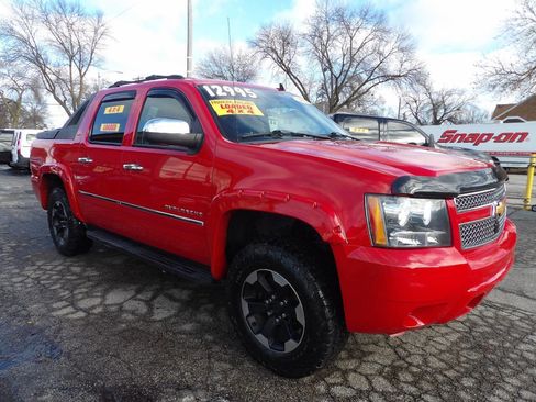 Used 2012 Chevrolet Avalanche LTZ image 3