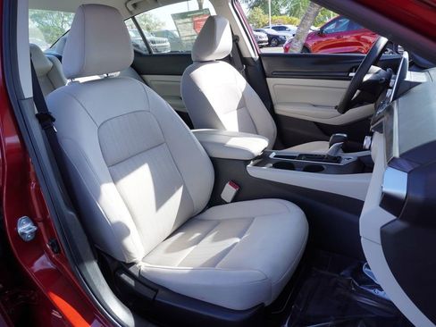 Certified 2025 Nissan Altima 2.5 SV image 12