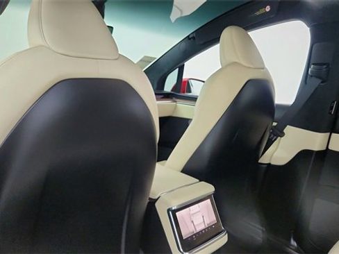 Used 2023 Tesla Model X image 29