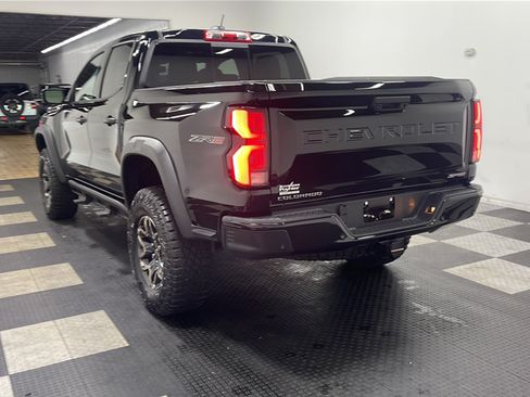 Used 2025 Chevrolet Colorado ZR2 w/ Technology Package AWD/4WD image 17