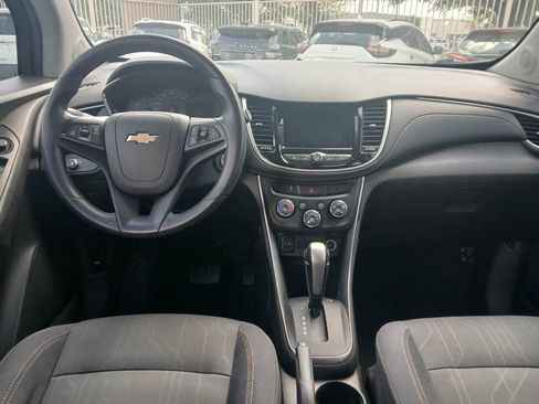 Used 2018 Chevrolet Trax LT FWD image 12
