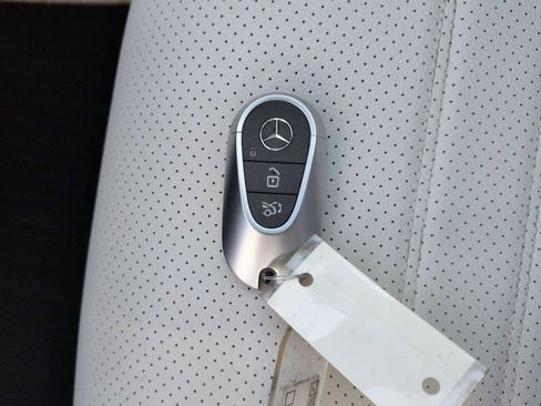 Used 2024 Mercedes-Benz GLC 300 4MATIC image 38