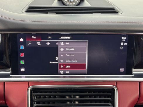 Used 2022 Porsche Panamera 4 w/ Premium Package image 29