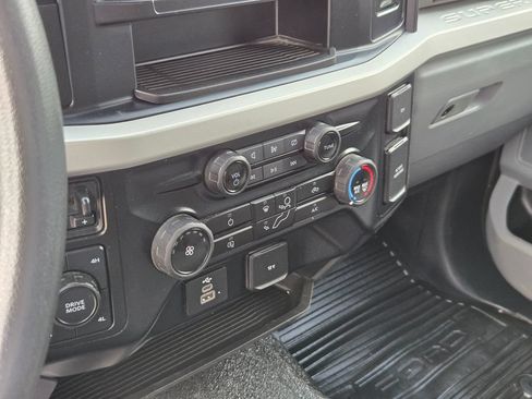 Used 2024 Ford F250 XLT w/ FX4 Off-Road Package AWD/4WD image 9