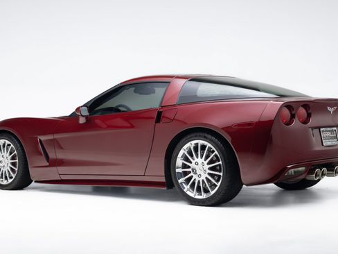 Used 2007 Chevrolet Corvette Coupe w/ Preferred Equipment Group RWD image 16