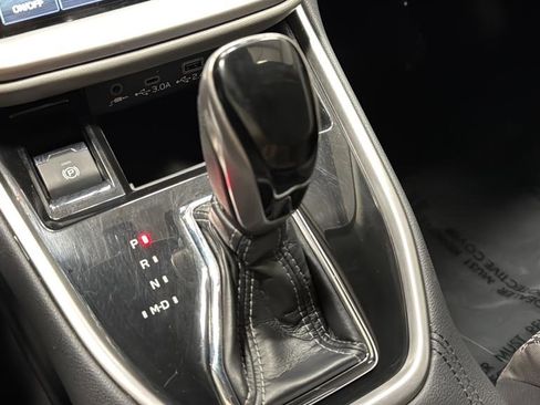 Used 2024 Subaru Outback Premium image 18