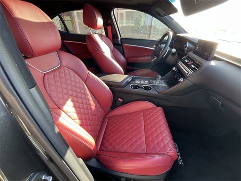 Used 2025 Genesis G70 3.3T Advanced w/ Sport Prestige Package image 26