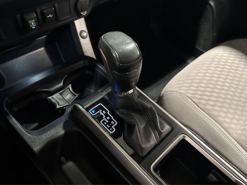 Used 2022 Toyota Tacoma SR5 image 33