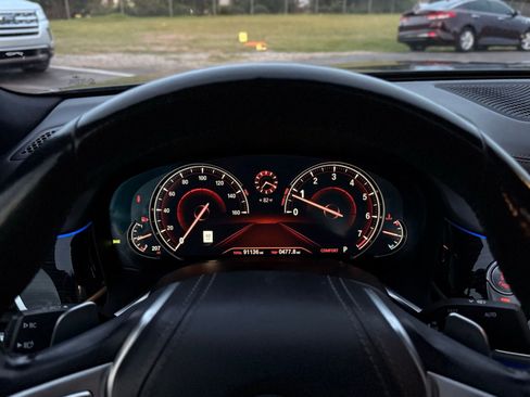 Used 2018 BMW 750i xDrive image 37