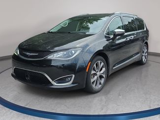 Used 2017 Chrysler Pacifica Limited FWD video 1
