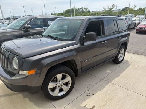 Used 2014 Jeep Patriot Latitude AWD/4WD image 8
