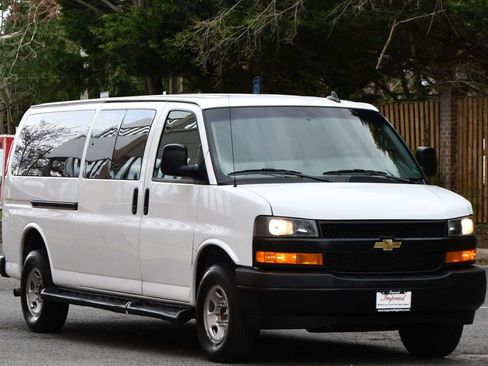 Used 2022 Chevrolet Express 3500 LS image 13