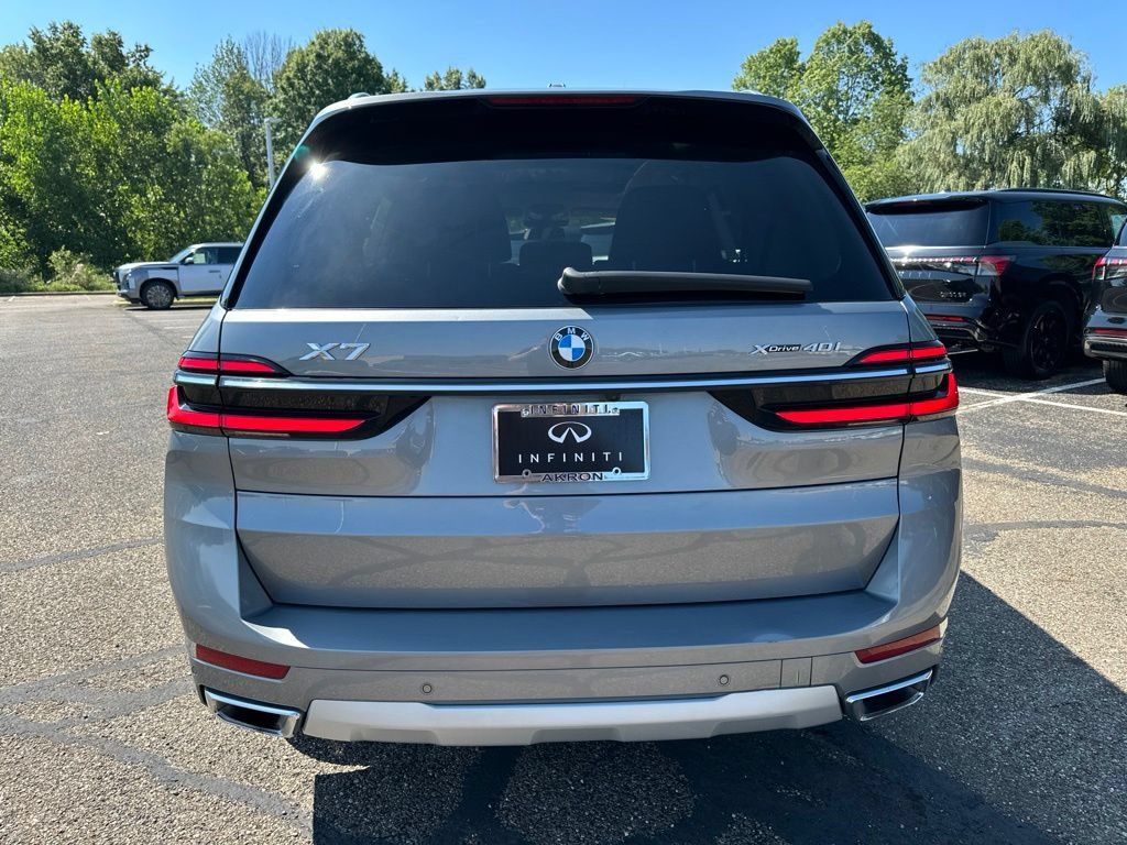 Used 2024 BMW X7 xDrive40i AWD/4WD image 13
