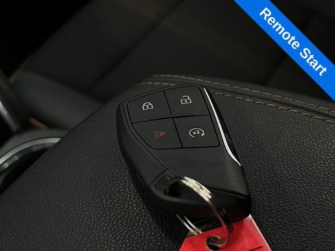Used 2025 GMC Canyon AT4 AWD/4WD image 2