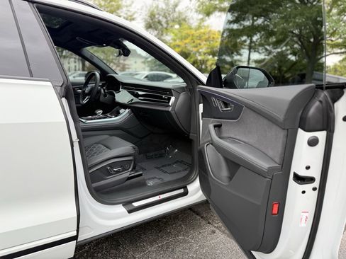 Used 2025 Audi SQ8 Prestige image 35