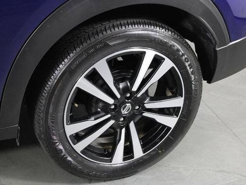 Certified 2019 Nissan Kicks SV image 12