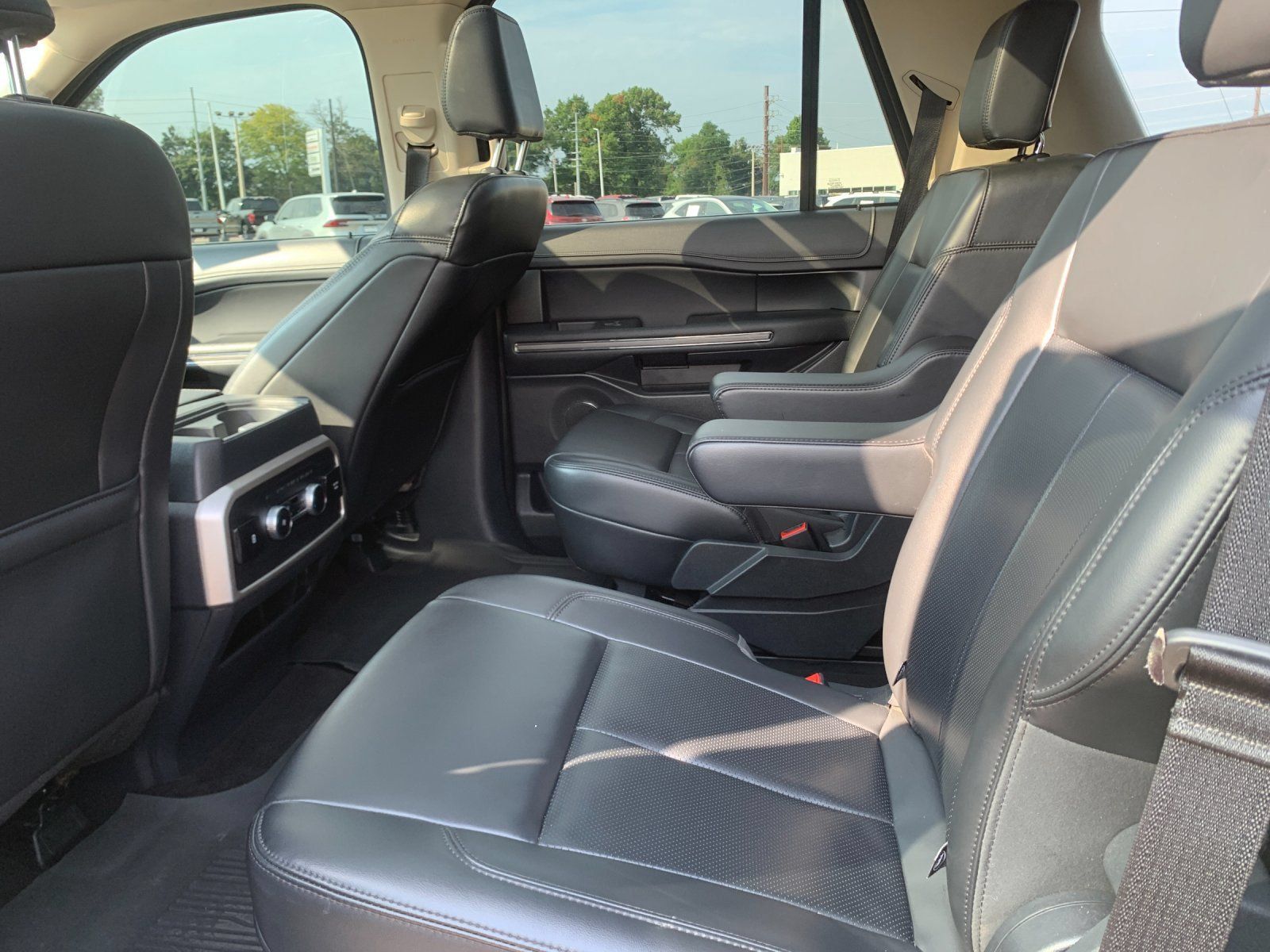 Used 2023 Ford Expedition XLT RWD image 15