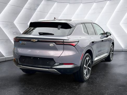 Certified 2025 Chevrolet Equinox EV LT w/ Convenience Package image 6