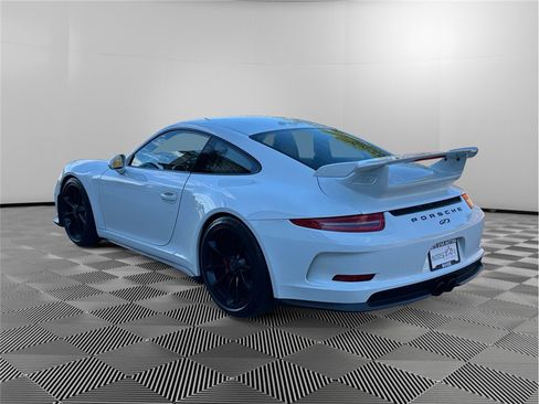 Used 2014 Porsche 911 GT3 w/ Carbon Interior Package RWD image 3