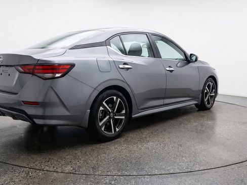 Used 2025 Nissan Sentra SV image 9