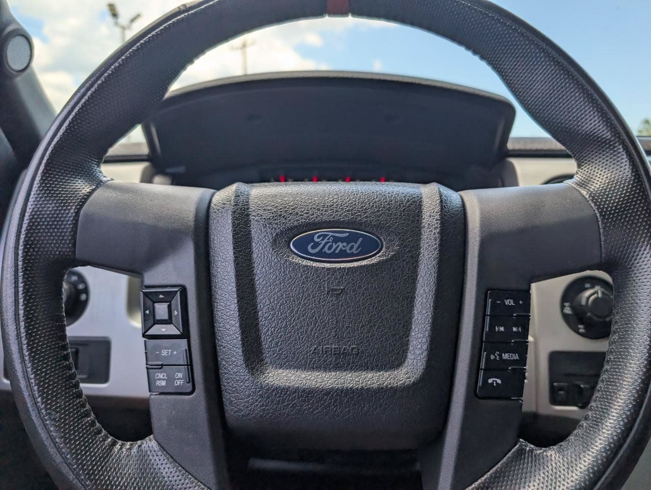 Used 2014 Ford F150 Raptor w/ Equipment Group 801A Luxury AWD/4WD image 13